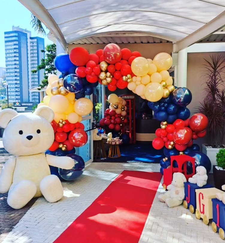 Mesa de festa colorida